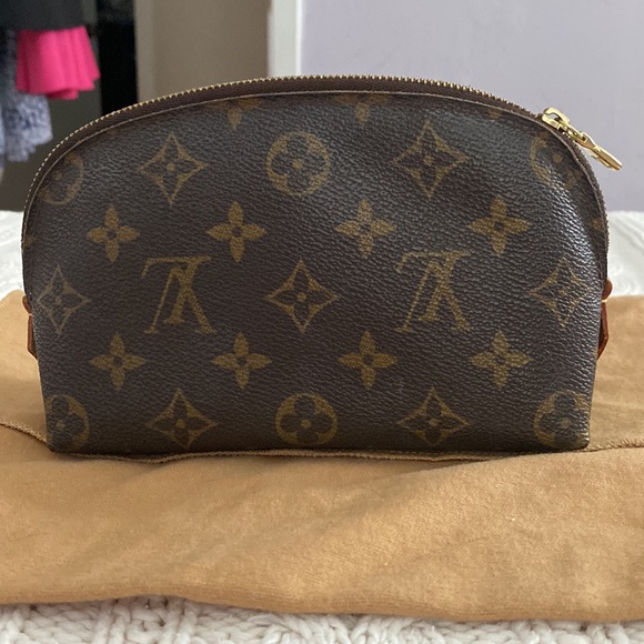 Louis Vuitton cosmetic pouch - Picture 3 of 6